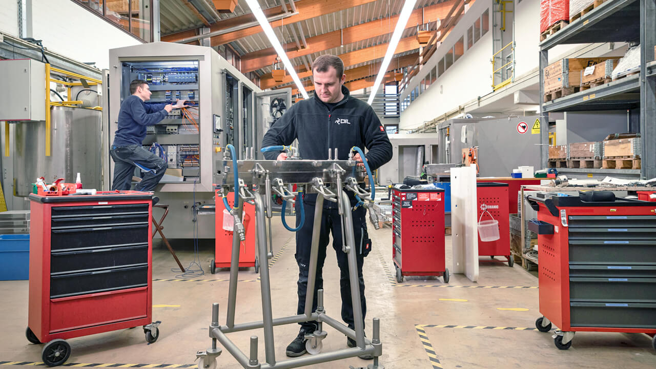 dil-ev-Individuelle Maschinen-und-Anlagenloesungen-Fertigung-Produktion