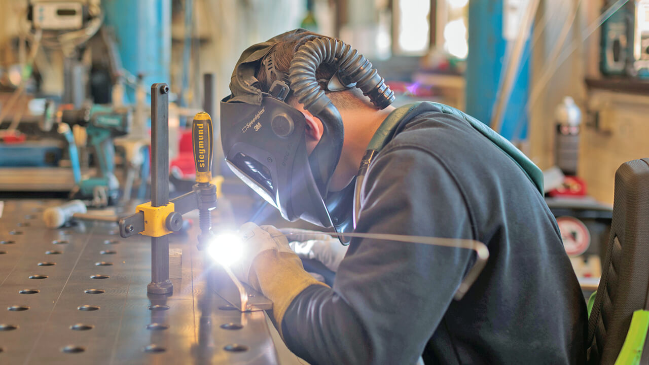 dil-ev-Individuelle Maschinen-und-Anlagenloesungen-Schweißarbeiten-und-Metallverarbeitung