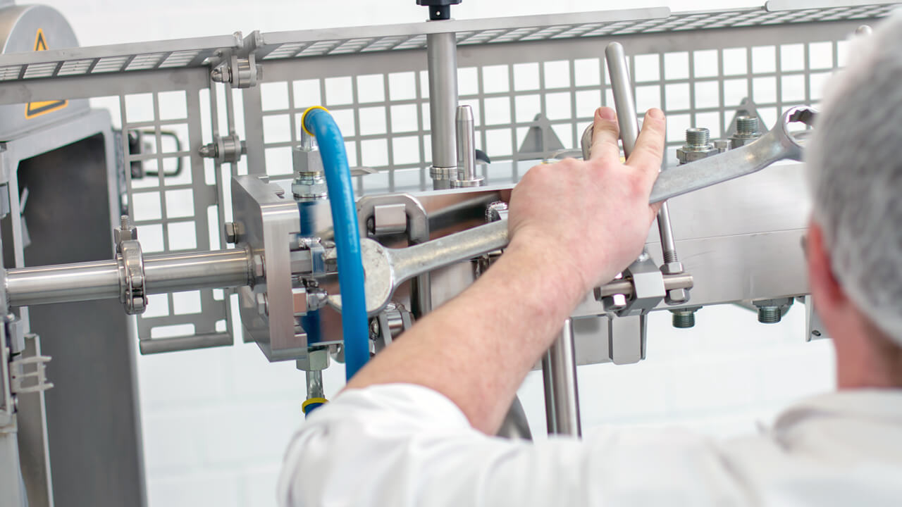 dil-ev-Individuelle Maschinen-und-Anlagenloesungen-Wartung-von-Industrieanlagen